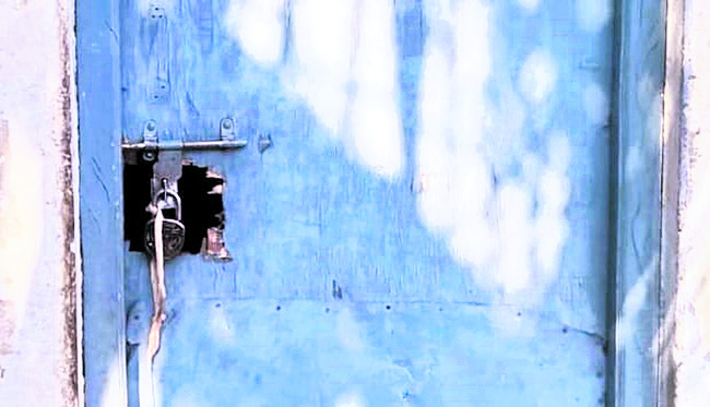 పార్టీ మారుతారా.. డీలర్‌షిప్‌ వదులుకుంటారా!1