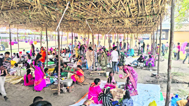 పెద్దింట్లమ్మ జాతరకు భక్తుల తాకిడి1