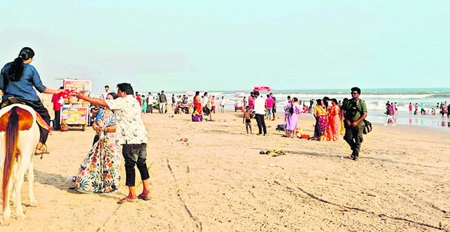 సుబ్బారాయుడిని దర్శించుకున్న భక్తులు 
2