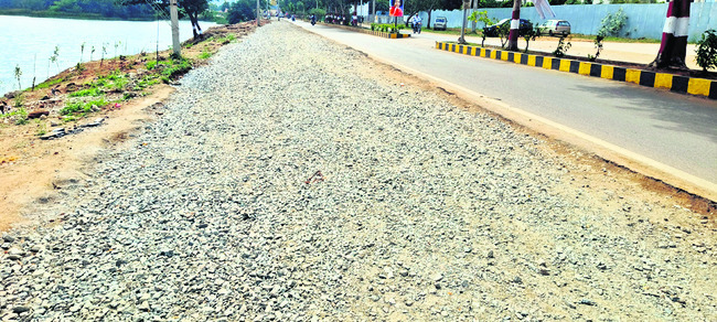 బిల్లులు సరే.. నిర్మాణాల మాటేంటి? 1