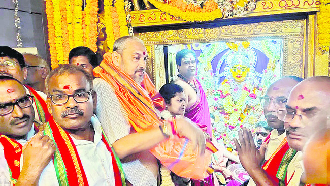 కరుణించు.. కనక మహాలక్ష్మి1