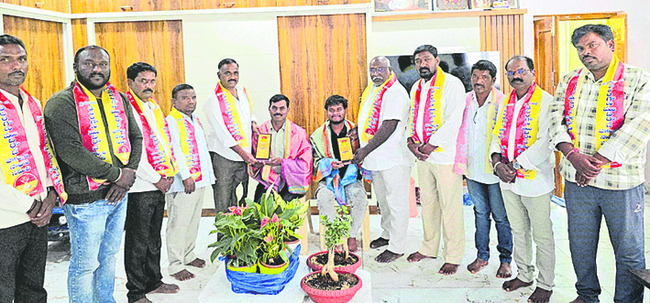 ‘రైతు భరోసా’  వెంటనే ఇవ్వండి 
2