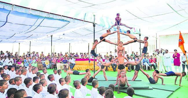 విద్యార్థుల చేతిలో దేశ భవిష్యత్‌ 1