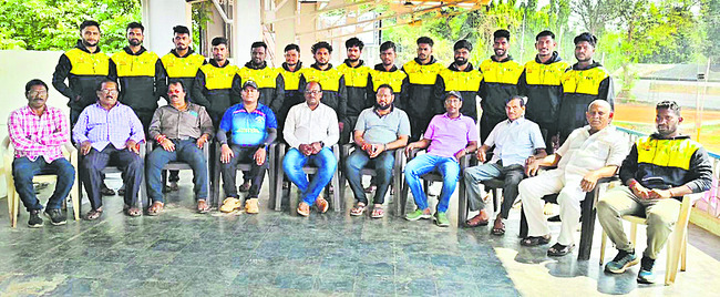 సుబ్బారాయుడి సేవలో ఆర్టీసీ ఎండీ 
2