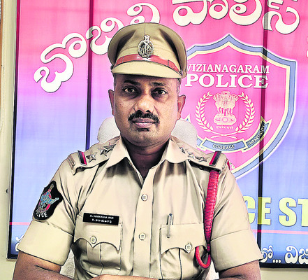 విద్యార్థులైనా  ఉపేక్షించేది లేదు 
1