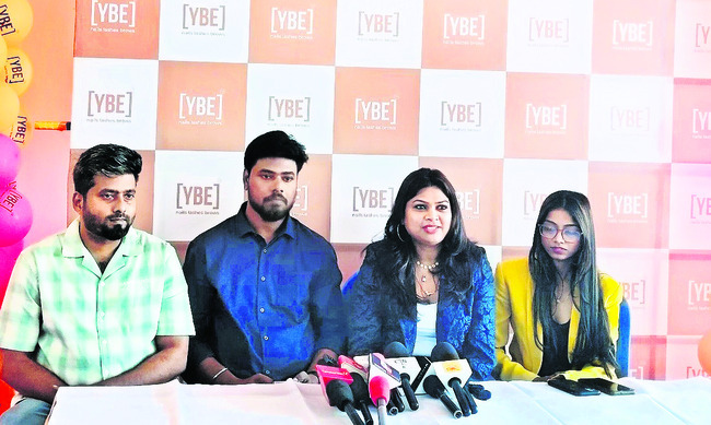 విలేకరి దారుణ హత్య 
1