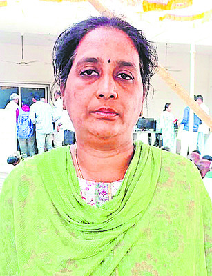 పట్టించుకోరా! 12