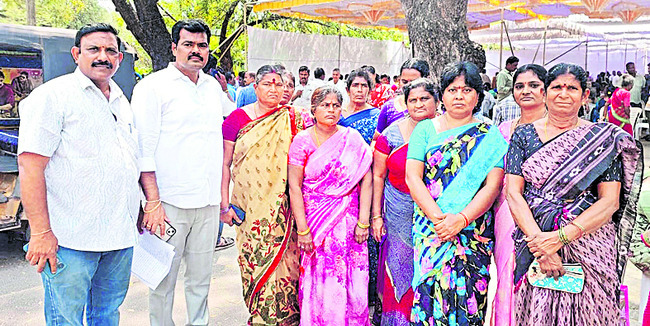 పట్టించుకోరా! 4