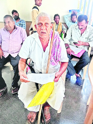 వినతులను సత్వరమే పరిష్కరించాలి1