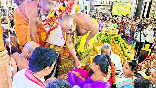 వైభవం... ధ్వజారోహణం 1