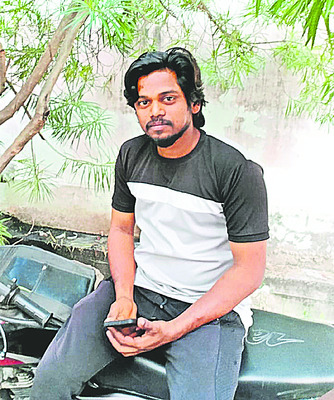 దంపతుల మధ్య గొడవ   
1