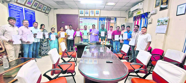 ఆర్ట్స్‌ కళాశాల మొదటి సెమిస్టర్‌ ఫలితాలు విడుదల 
1