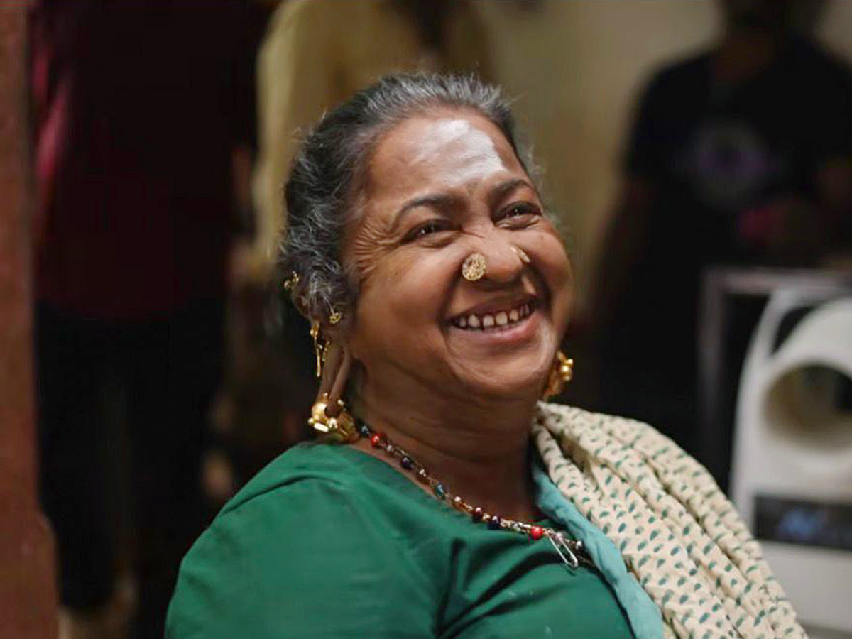 Actress Radhika Sarathkumar Thaaikizhavi Movie Makeup Making8