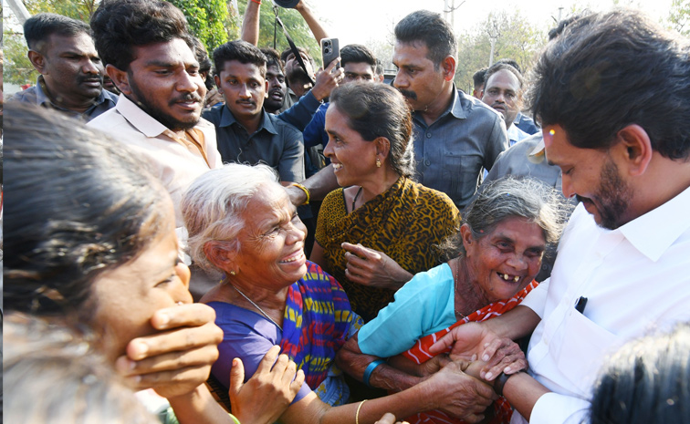YS Jagan Pulivendula Tour Photos3