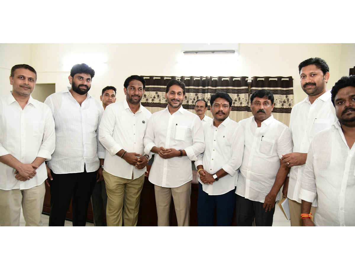 YS Jagan Pulivendula Tour Photos21