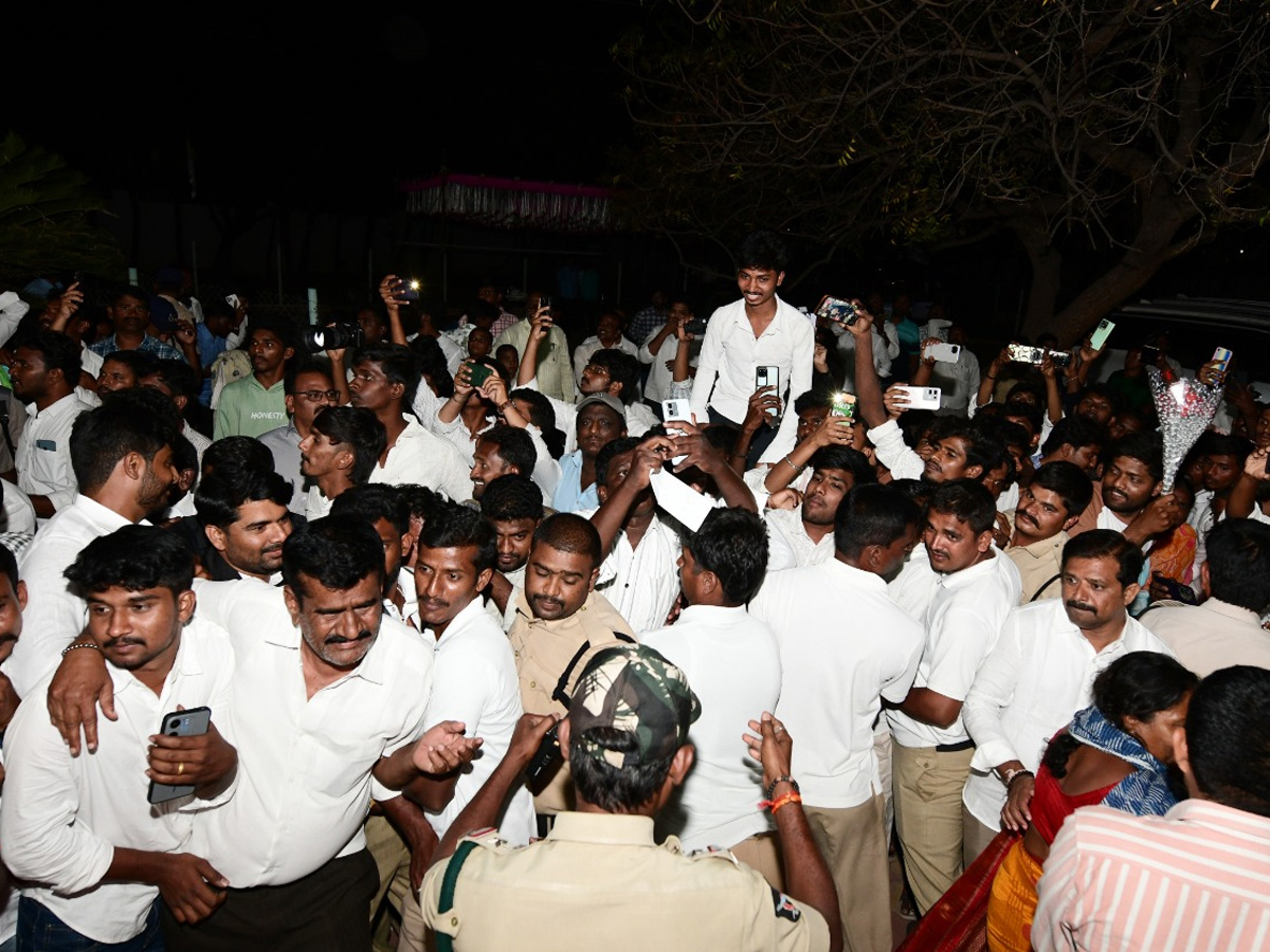 YS Jagan Pulivendula Tour Photos26