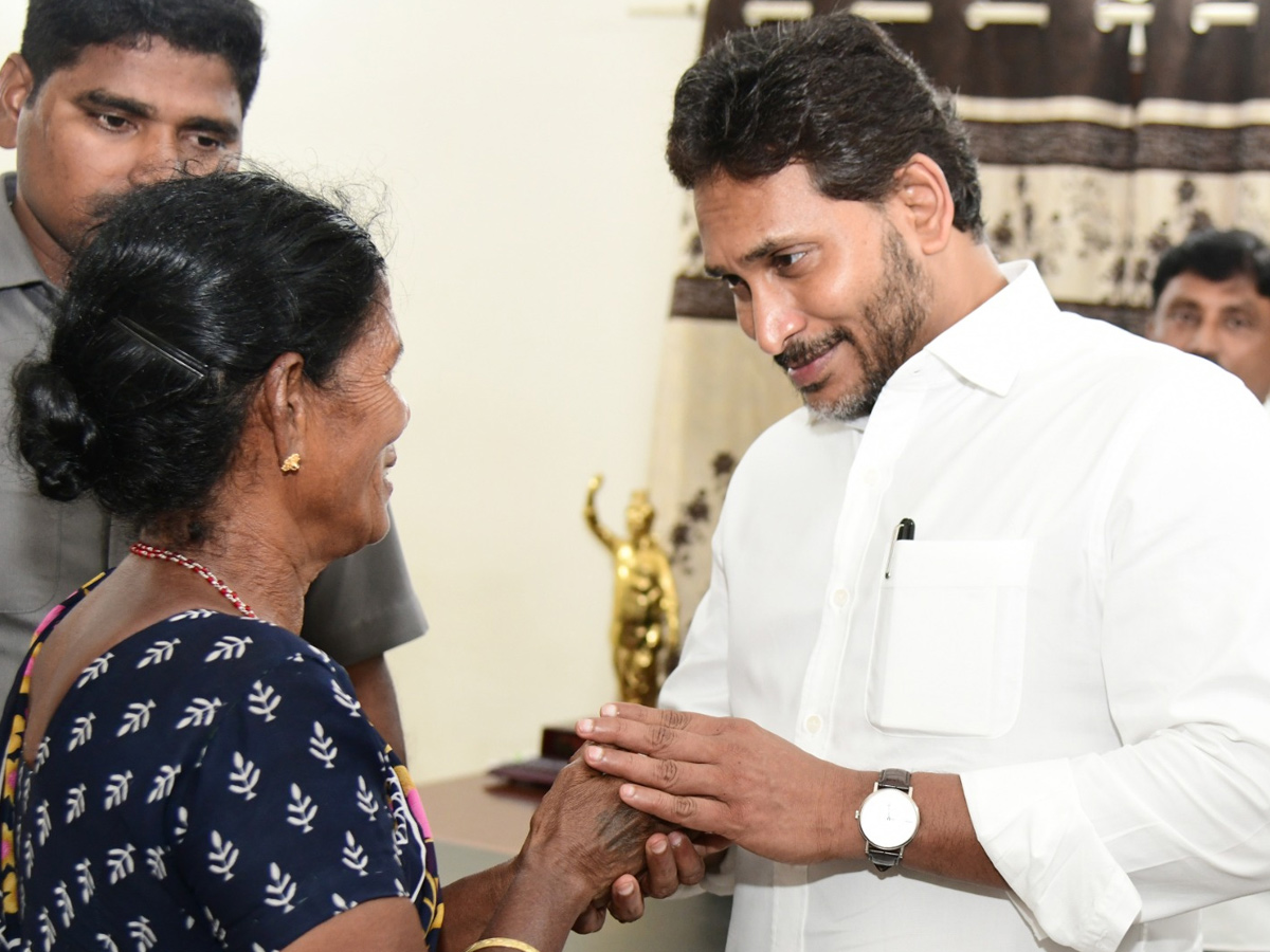 YS Jagan Pulivendula Tour Photos15