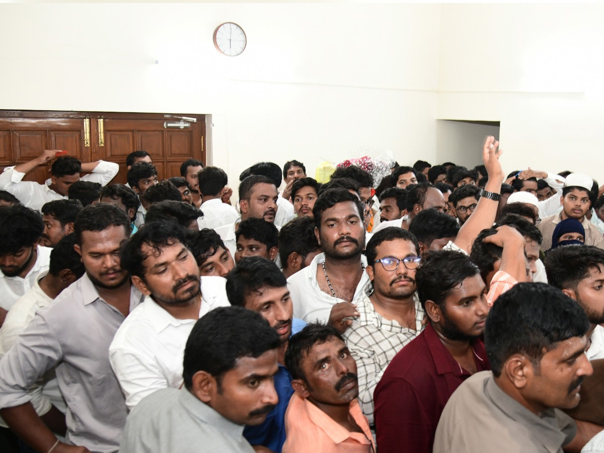 YS Jagan Pulivendula Tour Photos18