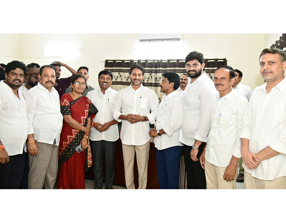 YS Jagan Pulivendula Tour Photos19