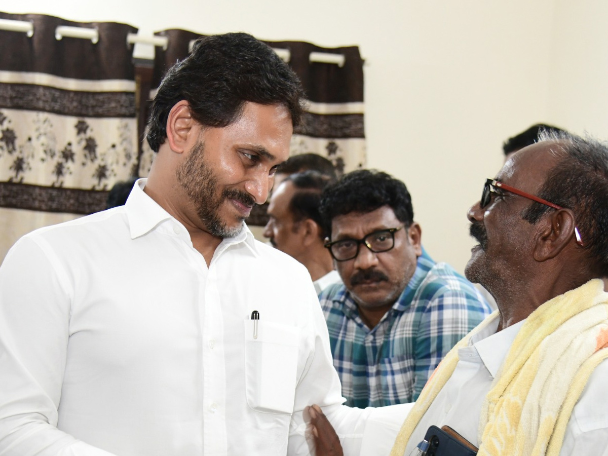 YS Jagan Pulivendula Tour Photos20