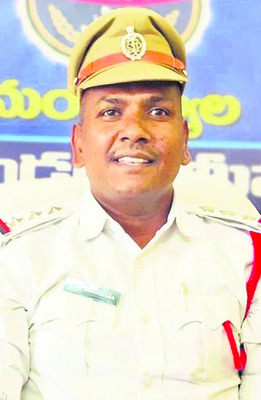 నో హెల్మెట్‌.. బాదుడే..!
1