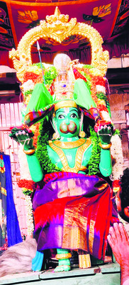 భక్త హనుమా.. వైభవం కనుమా!1