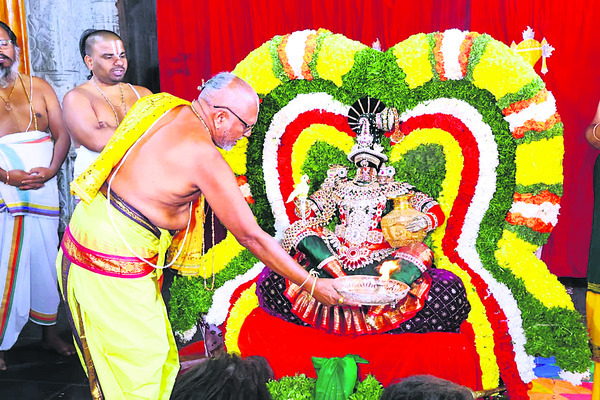 వైభవంగా ఎదుర్కోలు ఉత్సవం1