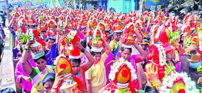 నేత్రపర్వంగా సిడిబండి రథోత్సవం 1