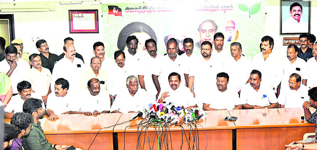 అమ్మకు ఘన నివాళి 1