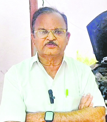 అర్ధరాత్రి మాజీ ఎంపీపీ కారుకు నిప్పు 
1