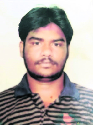 ఇంటికెళ్తుండగా..1