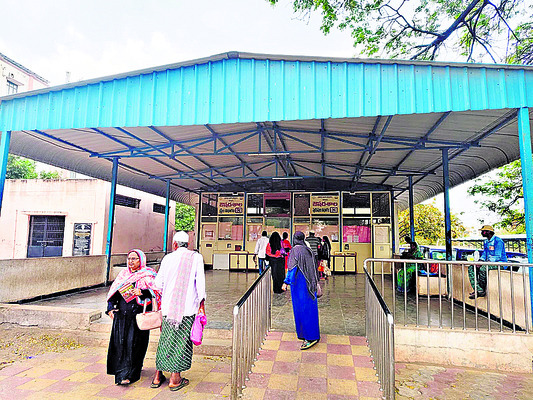 చెప్పేదెవరు!1