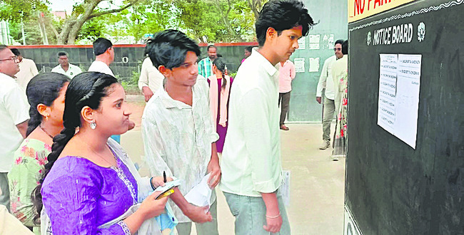 పాలిసెట్‌ పోస్టర్‌ ఆవిష్కరణ1