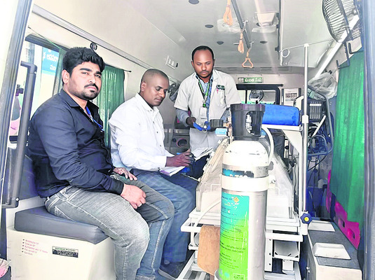 ‘108’ అంబులెన్స్‌  వాహనాల తనిఖీ 
1