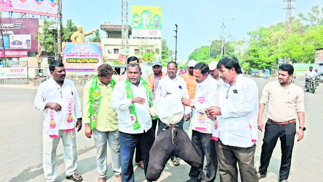 చిన్నారి మృతి కారకులను శిక్షించాలి2