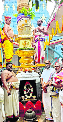 తరిగొండలో వైభవంగా ధ్వజారోహణం 1