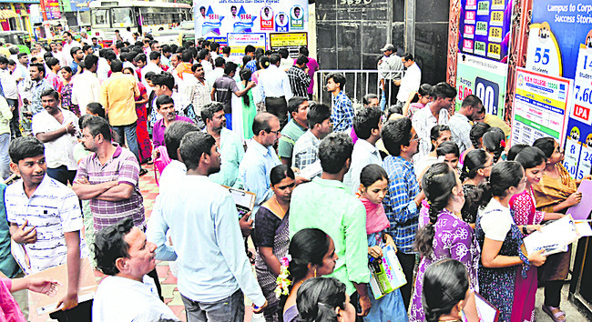 పాలిసెట్‌ పోస్టర్‌ ఆవిష్కరణ1