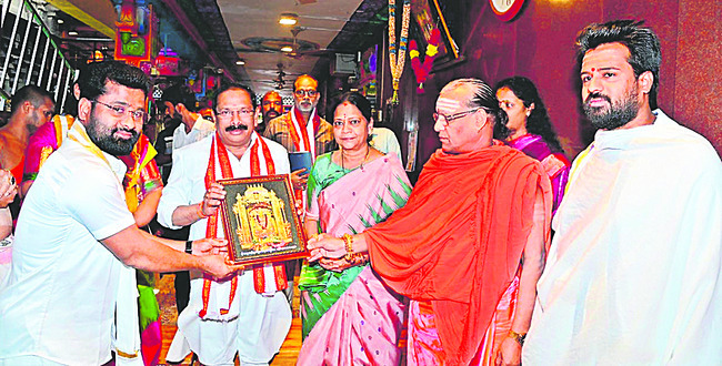 దుర్గమ్మ సేవలో ప్రభుత్వ ప్రధాన కార్యదర్శి 1