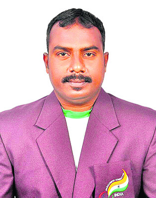 ‘సాక్షి’ స్టడీ మెటీరియల్‌ పంపిణీ4