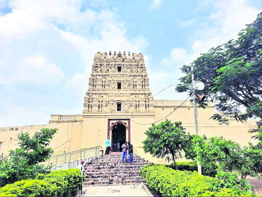 శిల్పకళా నిలయం.. శ్రీరంగాపురం 1