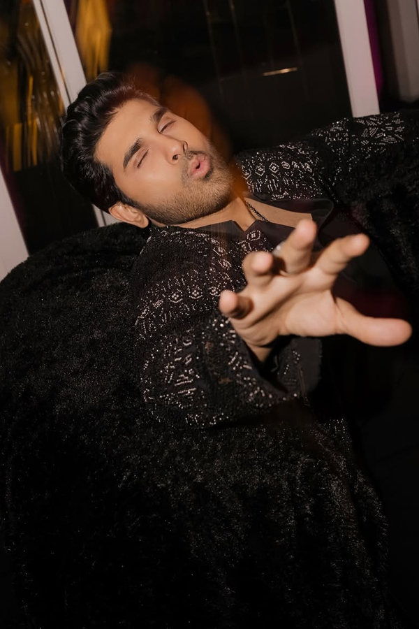 Allu Sirish And Nayanika Looks IN Black Dress Photos3