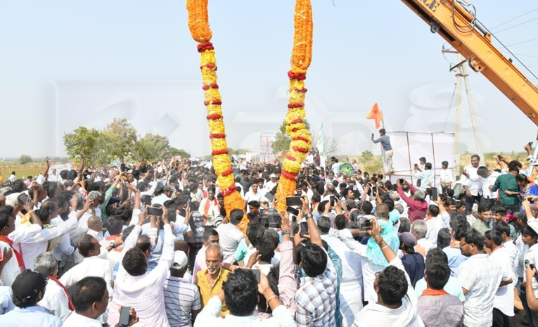 Huge Crowed At YS Jagan Nandipalli Tour Photos12