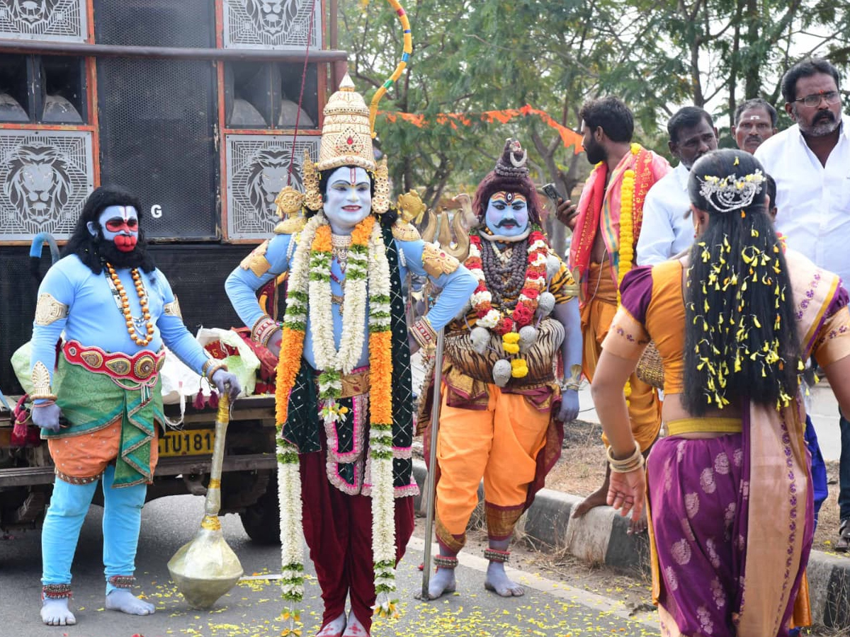 Huge Crowed At YS Jagan Nandipalli Tour Photos36