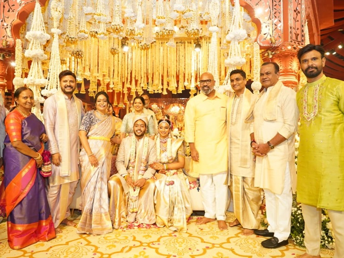 Allu Sneha Reddy At Minister komatireddy Venkatreddy Brothers Daughters Marriage photos7