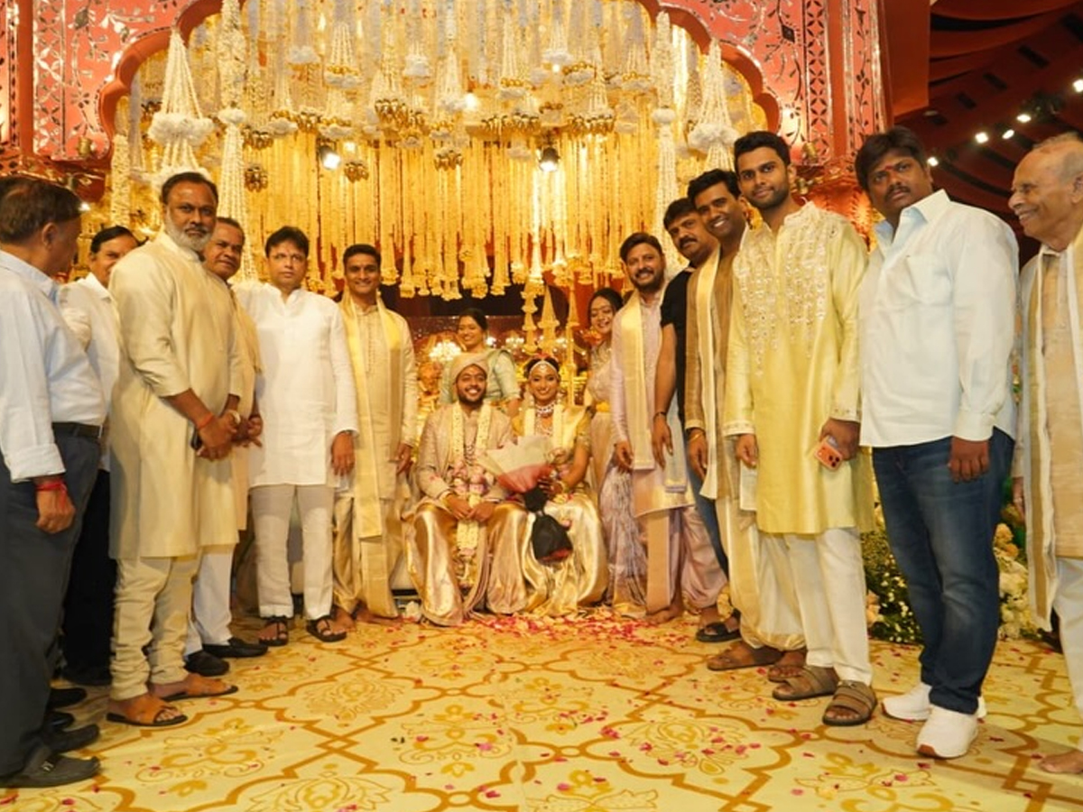 Allu Sneha Reddy At Minister komatireddy Venkatreddy Brothers Daughters Marriage photos9