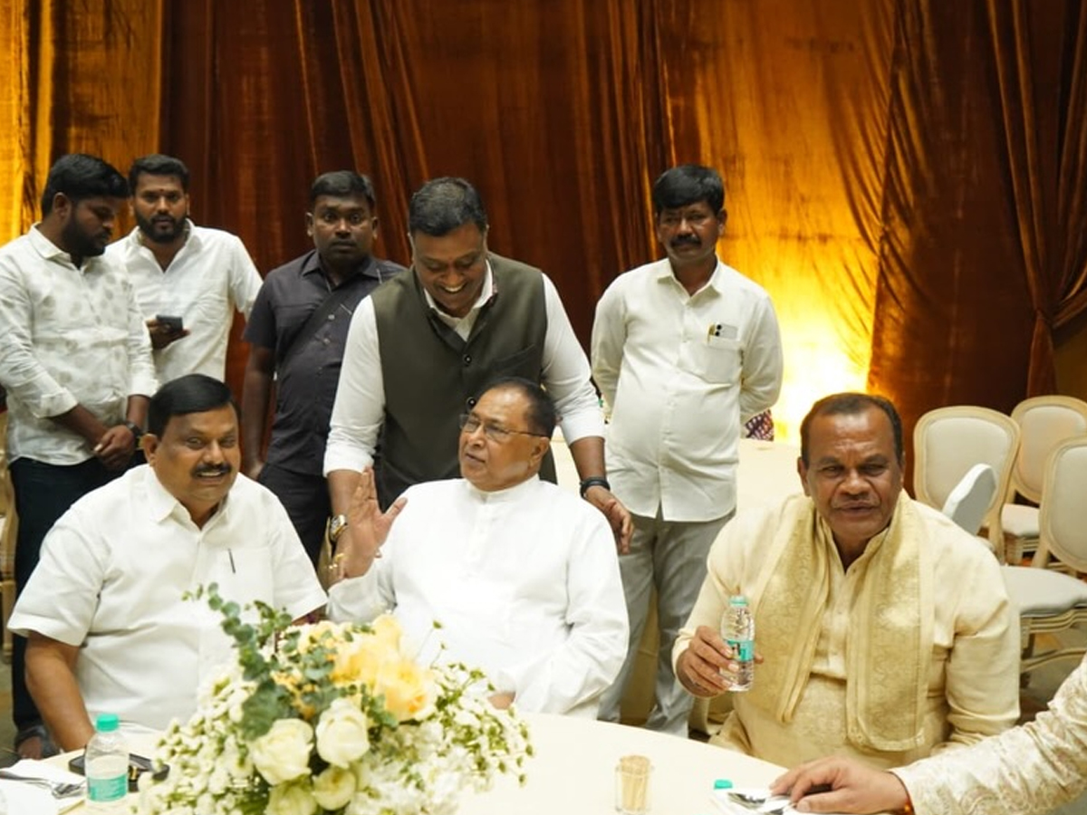 Allu Sneha Reddy At Minister komatireddy Venkatreddy Brothers Daughters Marriage photos11