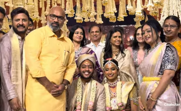 Allu Sneha Reddy At Minister komatireddy Venkatreddy Brothers Daughters Marriage photos14