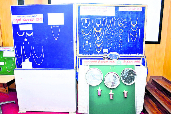 రూ.2.96 కోట్ల చోరీ సొత్తు స్వాధీనం1