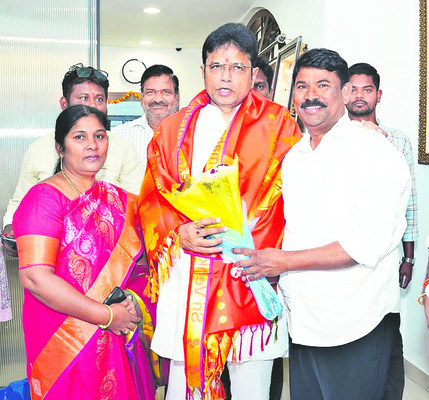 ప్రమాణ స్వీకారోత్సవానికి ఆహ్వానం 2