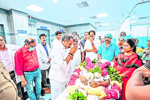 అస్తమించిన పోరాట యోధుడు
1